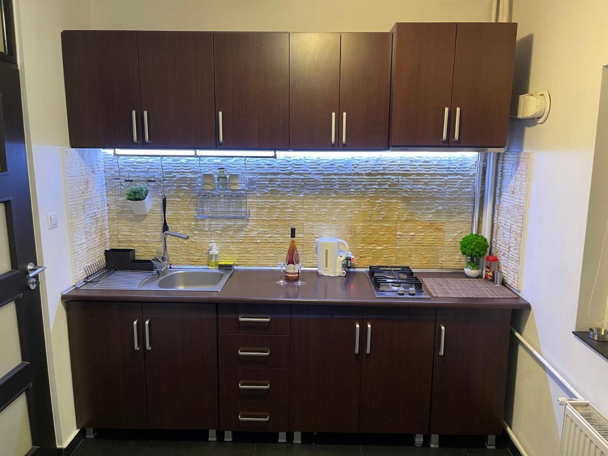 Sunset Luxury Apartment Near Unirii Square บูคาเรสต์ ภายนอก รูปภาพ