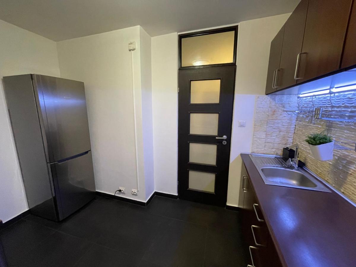 Sunset Luxury Apartment Near Unirii Square บูคาเรสต์ ภายนอก รูปภาพ